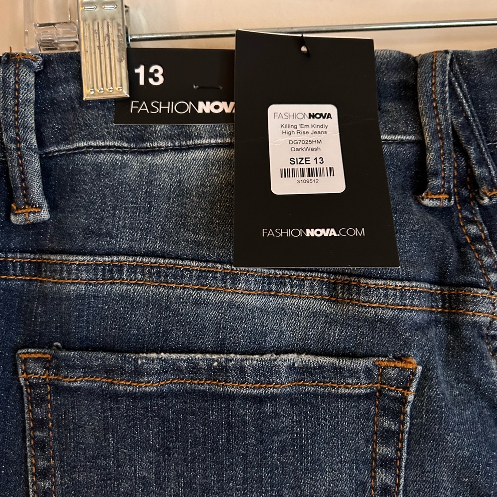 High Rise Jeans - Picture 4 of 4